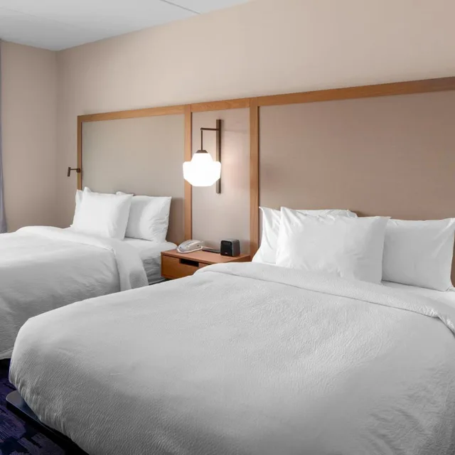 غرفة بسرير كينج وسريرين كوين، Fairfield Inn & Suites by Marriott Somerset 2/5
