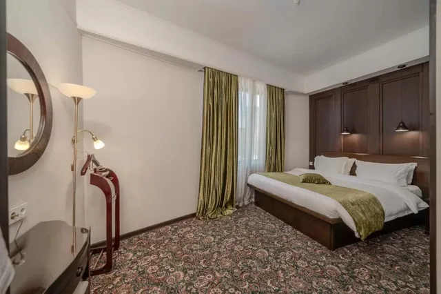 Deluxe, Double Bed, Jannat Regency 3/10