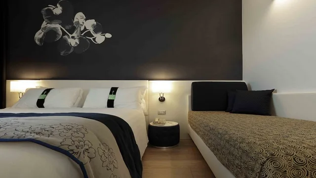 غرفة بريميوم بسرير مزدوج، Holiday Inn Milan Nord Zara 2/7