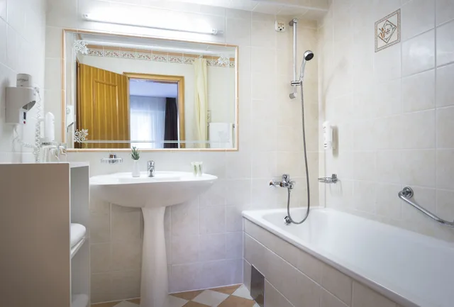 غرفة سوبيريور بسريرين منفصلين مع سرير إضافي، Maistra Select Island Hotel Katarina 3/3