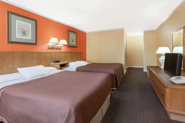 غرفة ديلوكس بسريرين كوين، Howard Johnson By Wyndham Niagara Falls 3/7