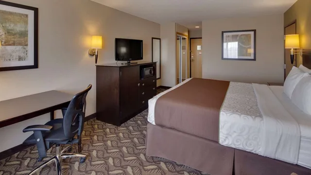 غرفة بسرير كينج لذوي الإعاقة، Best Western Pontiac Inn 3/4