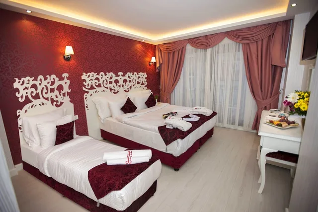 غرفة سوبيريور ثلاثية بسرير كوين وسرير فردي، DREAM BOSPHORUS HOTEL 1/1