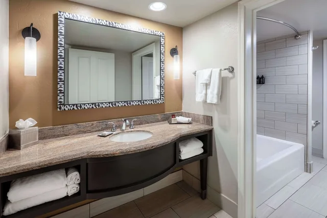 جناح كبير بسريرين كوين بإطلالة على الجبل بشرفة، Hilton Sedona Resort At Bell Rock 8/10