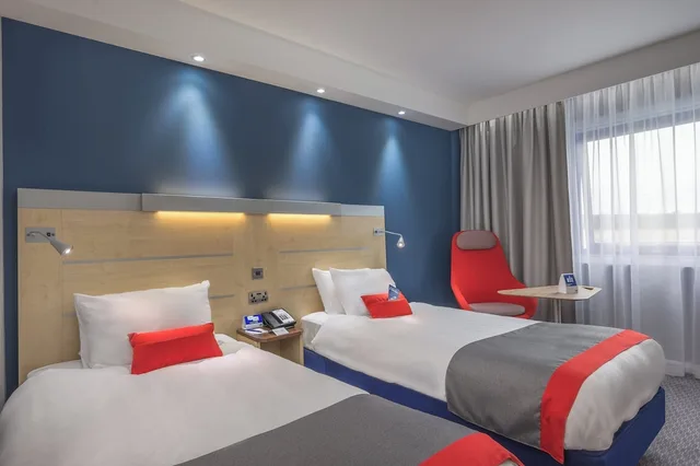 Standard, Twin Beds, Holiday Inn Express Kettering 1/7