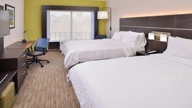 Suite, 2 Queen Beds, Sofa, Holiday Inn Express Hotel And Suites La Place 1/2