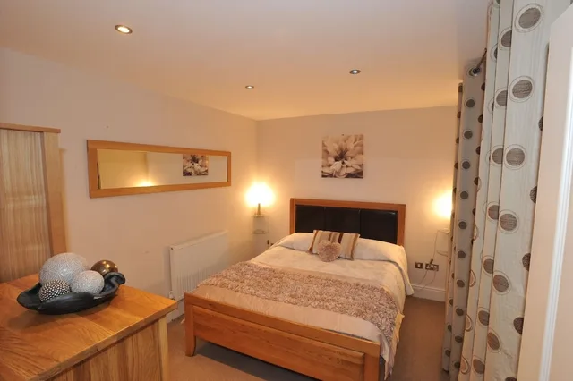 شقة تنفيذية بسريرين مزدوجين بـ3 غرف نوم مع أريكة، Chester Apartments 1/10