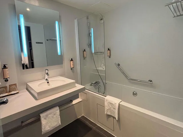 غرفة بريفيليج بسرير كينج، Hotel Mercure Paris Montmartre Sacre-Coeur 3/4