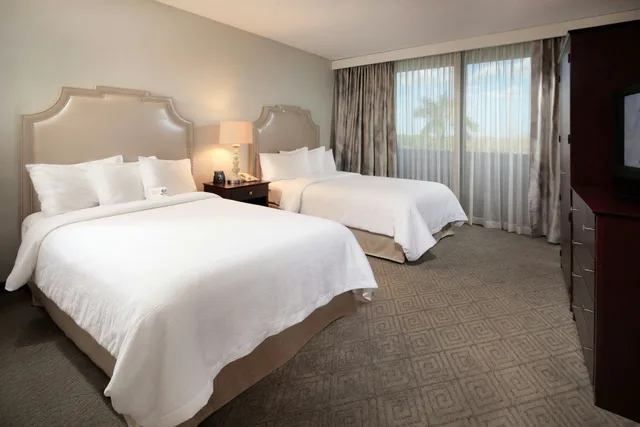غرفة بغرفتي نوم، Embassy Suites by Hilton Boca Raton 1/4