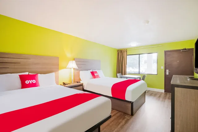 2 Queen Beds Non-Smoking, OYO Hotel Houston N Fm-1960 Champions TX 7/10