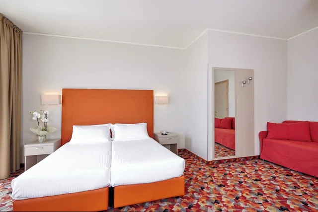 غرفة سوبيريور بسريرين منفصلين وسرير بطابقين، Hotel Royal Village 5/10
