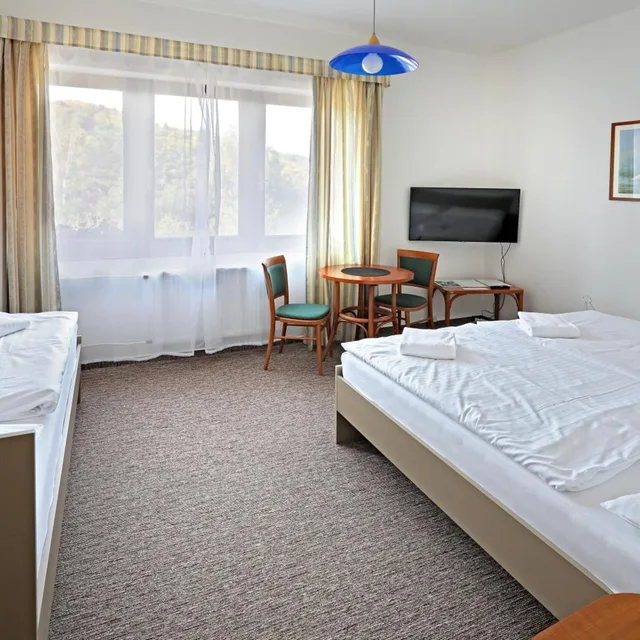 غرفة ثلاثية بإطلالة على البحيرة، Laguna Slapy Hotel 4/5