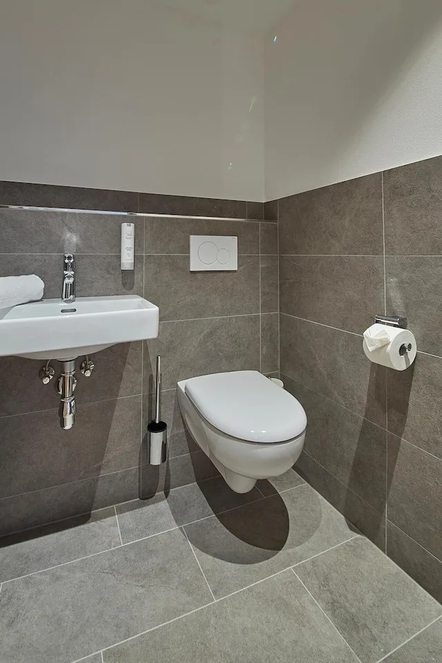 جناح بسريرين مزدوجين مع أريكة، Hotel Hubertushof 3/4
