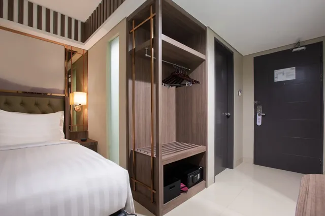 Superior Premier Twin, The Alana Hotel & Conference Center Malioboro Yogyakarta By Aston 2/5