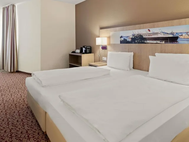 غرفة بريفيليج بسرير مزدوج مع أريكة، Mercure Hotel Hamburg Am Volkspark 1/10