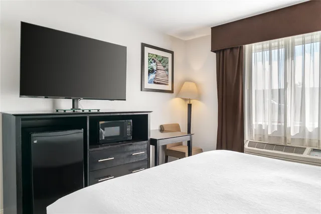 غرفة بسرير كوين لذوي الإعاقة، Best Western Lakewinds 1/4
