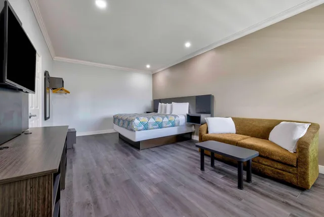 جناح ديلوكس بسرير كوين، Motel6 South Gate, CA 4/10