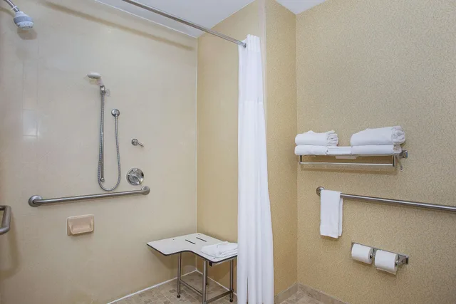 استوديو بسريرين كوين مع أريكة لذوي الإعاقة، Hampton Inn Pikeville 9/10