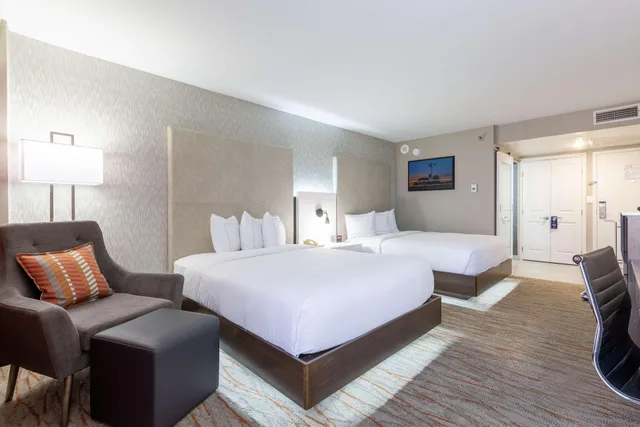 غرفة بسريرين كوين، Doubletree By Hilton Hotel Dallas - Richardson 2/5