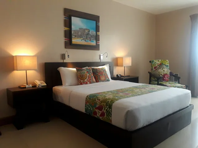 غرفة ديلوكس بسرير كينج بحوض استحمام، Kimberly Tagaytay Hotel 1/4