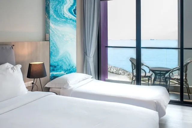 غرفة عائلية بإطلالة جزئية على البحر مع أريكة، Fortune Saeng Chan Beach Rayong 4/7