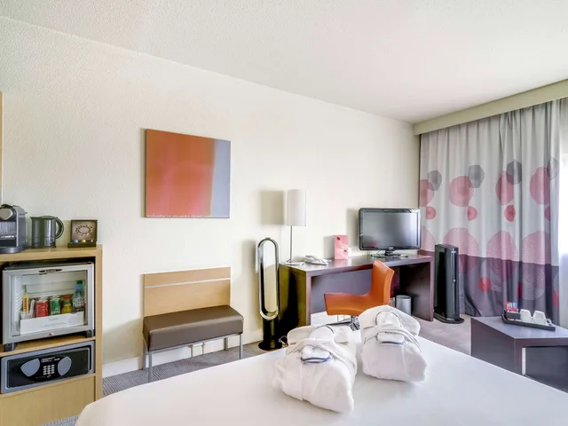 Executive, Double Bed, Sofa, Novotel Paris Orly Rungis 8/10