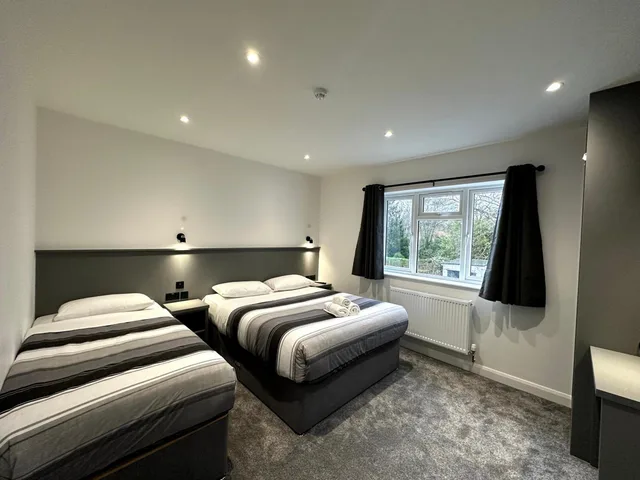 غرفة ثلاثية، Gainsborough Lodge 1/2