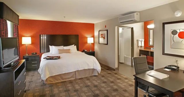 غرفة كلاسيكية بسرير كينج، Hampton Inn & Suites Richmond/Glenside 7/9