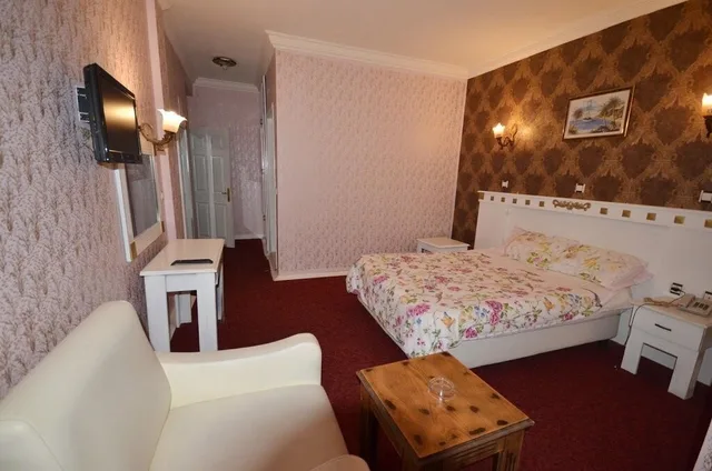غرفة عائلية بسرير مزدوج وسرير فردي، Otel Antik 5/8