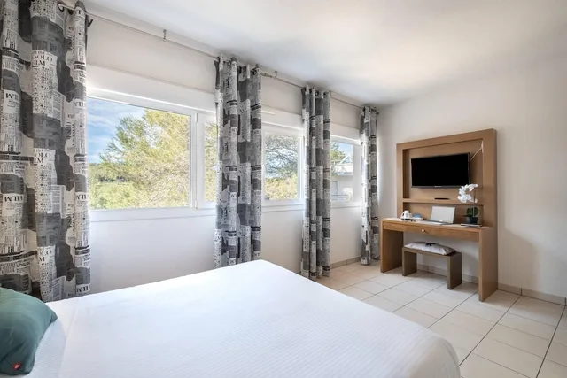 غرفة بسرير كوين، Comfort Aparthotel Antibes Le Maestria 2/6