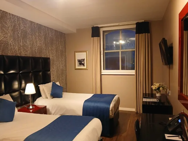 غرفة قياسية بسريرين منفصلين، The Royal Hotel Cardiff 9/10