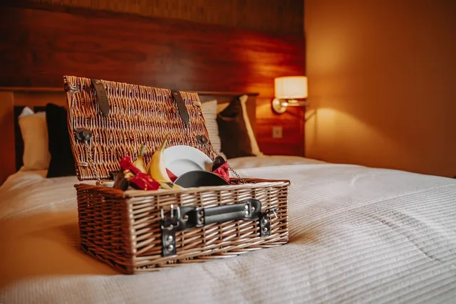 Standard, Twin Beds, Bathtub, The Old Orleton Inn 5/8