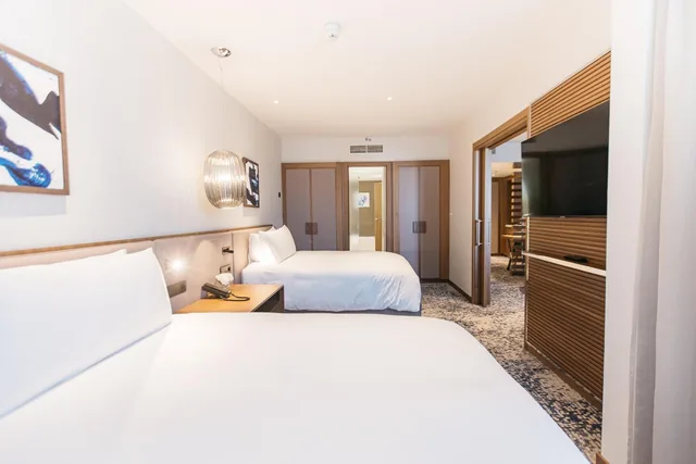 جناح بسريرين منفصلين بشرفة بغرفة نوم واحدة مع أريكة، InterContinental Barcelona 3/9
