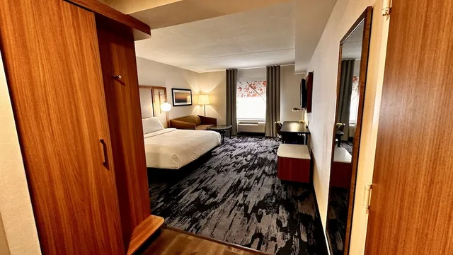 غرفة ديلوكس بسرير كينج، Newmarket Hotel And Suites 9/10