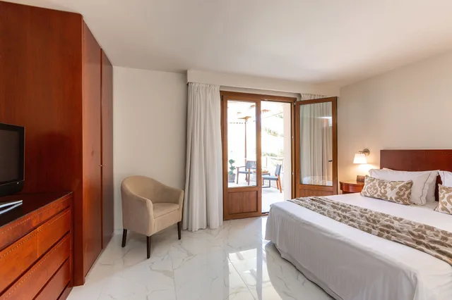 Premium, Suite, Double Bed, Outdoor Jetted Tub، Theartemis Palace 1/2