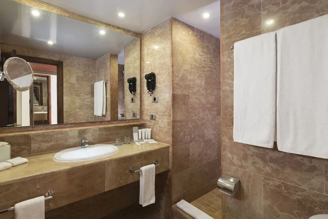 جناح جونيور سوبيريور بسرير كينج، Catalonia Royal Bavaro - Adults Only 3/5
