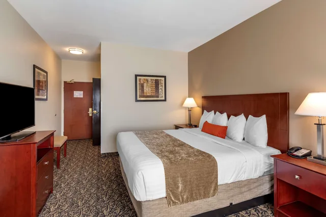 Standard, King Bed, Best Western Plus Boulder Louisville 3/10