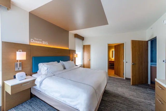 2 Bedrooms, Suite, 2 King Beds, Even Hotel Rochester Mayo Clinic Area 1/10