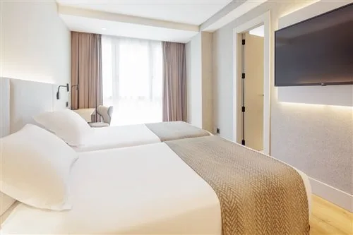 غرفة سوبيريور بسرير مزدوج بشرفة، Hotel Ilunion San Sebastian 1/2
