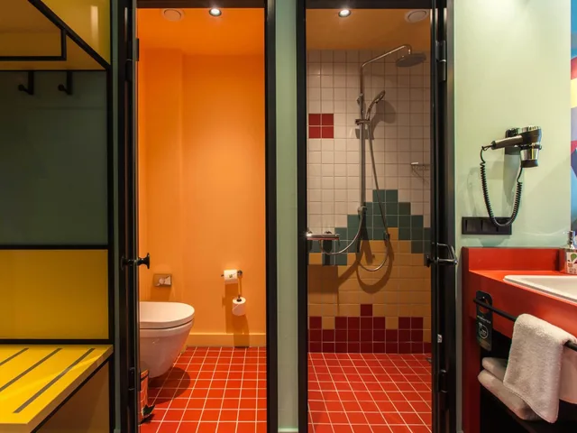 Premium Queen Room, Ibis Styles Tbilisi Center 4/5