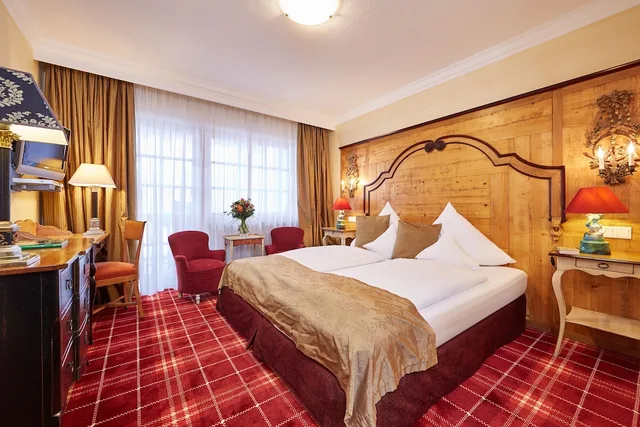 Room, Double Bed, Balcony, South Wing، Romantik Alpenhotel Waxenstein 2/8
