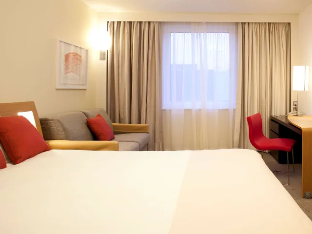 غرفة سوبيريور بسرير كوين، Novotel Liverpool Centre 3/8