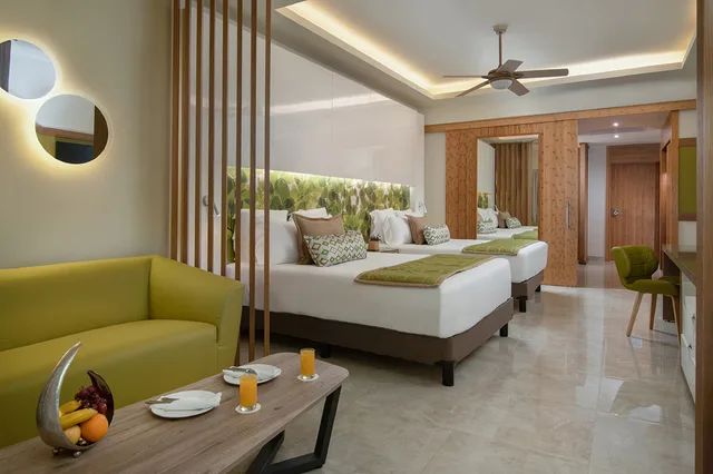 غرفة بريميوم بسرير كينج بإطلالة على المسبح، Dreams Onyx Resort And Spa Punta Cana 2/2
