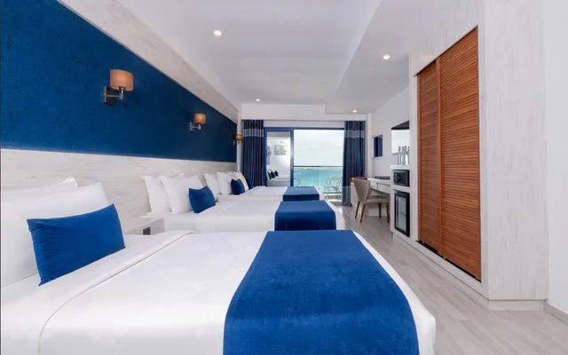 Deluxe Quadruple Room Seaview with Balcony-Transfer Excluded، Kaani Palm Beach 4/7