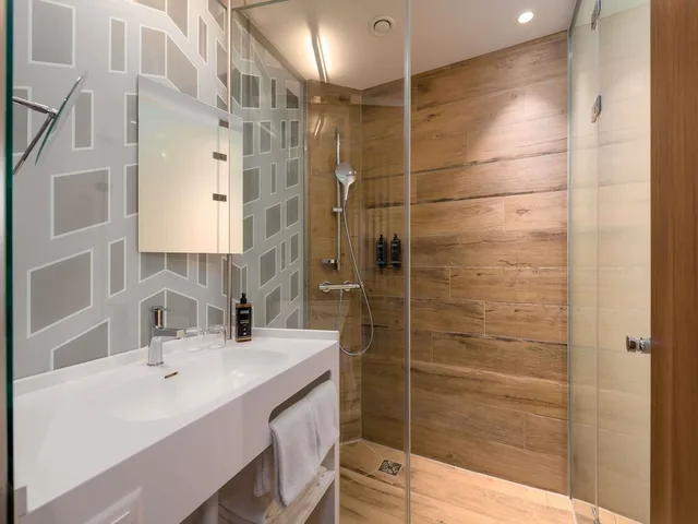 غرفة سوبيريور بسريرين منفصلين، Mercure Zurich City 9/10