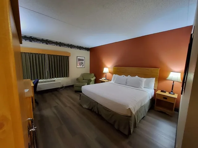 غرفة بسرير كينج، Americinn By Wyndham Princeton Il 2/6
