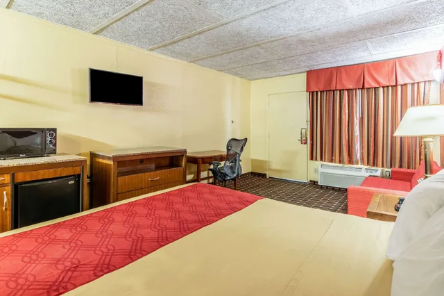 غرفة قياسية بسرير كينج، Econo Lodge Charlotte Airport Area 5/10