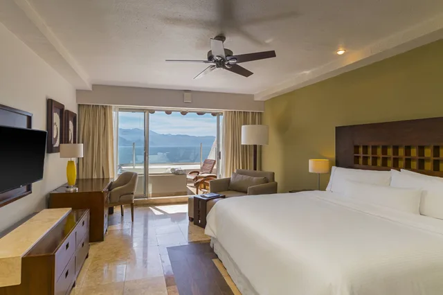 جناح بانورامي بسرير كينج بإطلالة على البحر مع أريكة، WESTIN RESORT AND SPA PUERTO VALLARTA 1/7