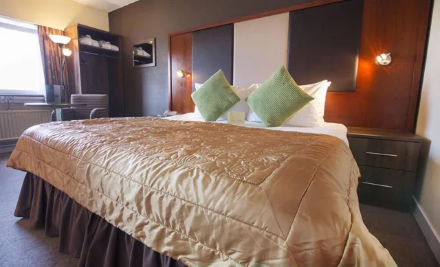غرفة كبيرة بسرير كينج، Normandy Hotel 5/9