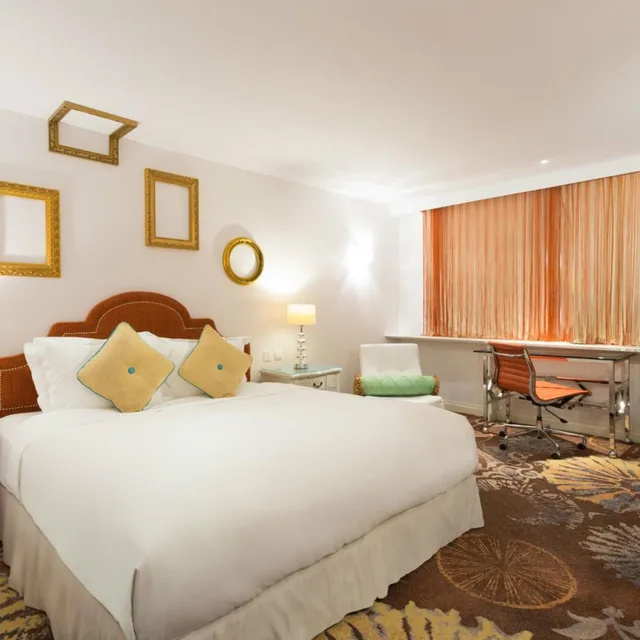 Deluxe, Double or Twin Bed, with Extra Bed, The Luxe Manor Hotel 2/8